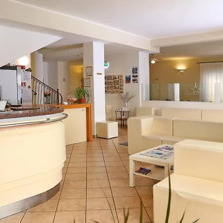 Hotel Edera - In Pieno Centro A Pochi Passi Dal Mare Riccione