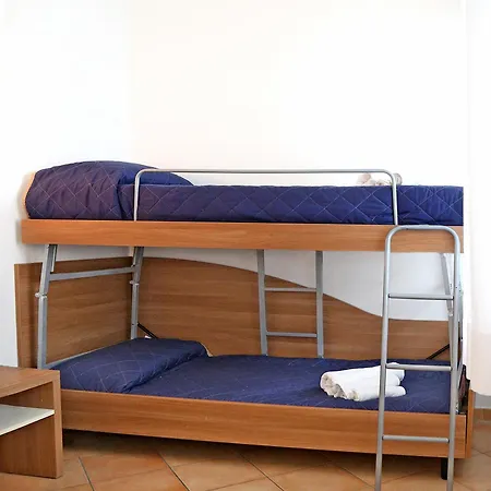 Edera - In Pieno Centro A Pochi Passi Dal Mare *