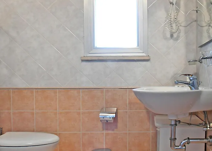 Edera - In Pieno Centro A Pochi Passi Dal Mare