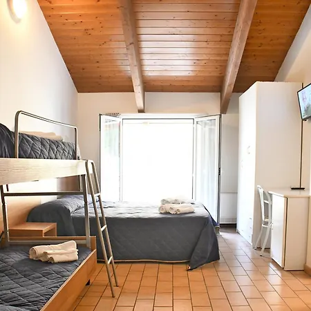 Edera - In Pieno Centro A Pochi Passi Dal Mare *