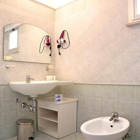 Edera - In Pieno Centro A Pochi Passi Dal Mare Hotel *