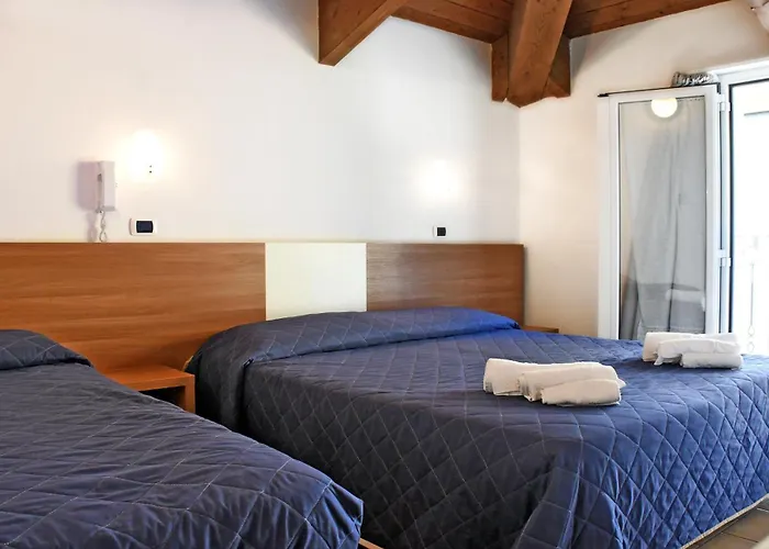 Edera - In Pieno Centro A Pochi Passi Dal Mare Riccione