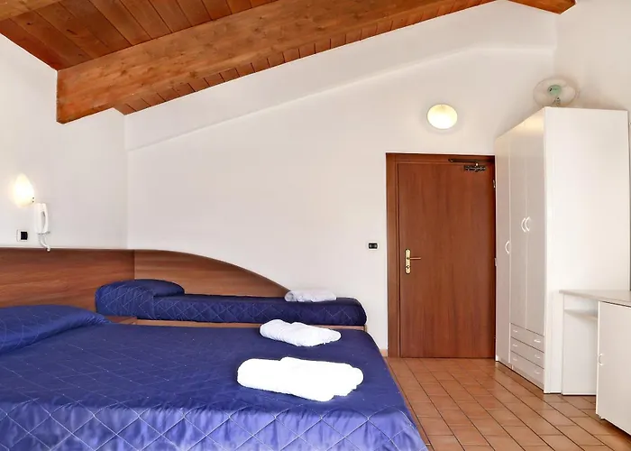 Edera - In Pieno Centro A Pochi Passi Dal Mare * ריצ'יונה