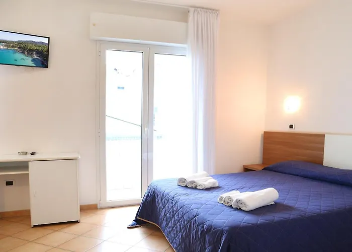 Edera - In Pieno Centro A Pochi Passi Dal Mare