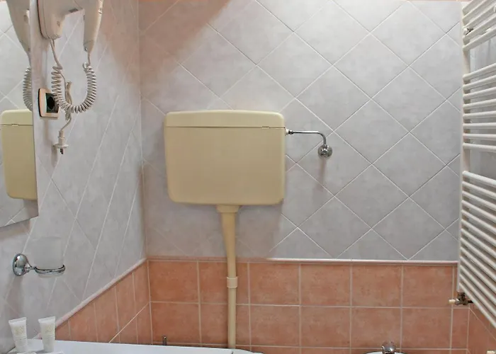 Edera - In Pieno Centro A Pochi Passi Dal Mare מלון ריצ'יונה