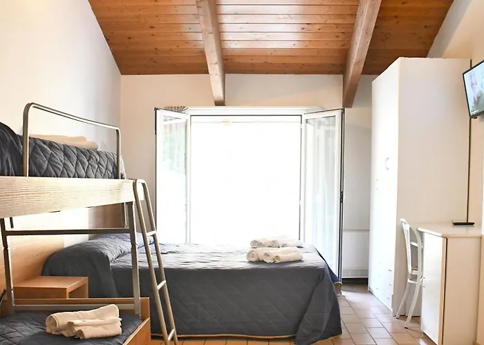 Edera - In Pieno Centro A Pochi Passi Dal Mare *